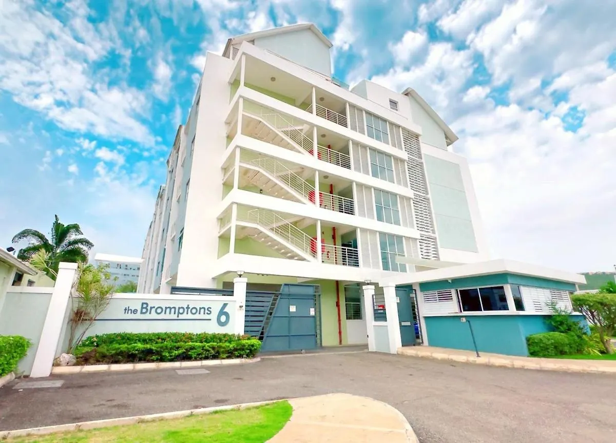 The Soul Of Kingston Chic 2Br Condo With Pool And Gym Apartamento