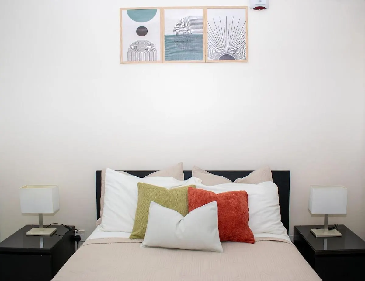 The Soul Of Kingston Chic 2Br Condo With Pool And Gym Jamaica